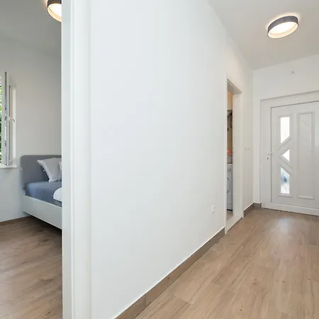 Luxury Apartment Angel Split Exterior photo